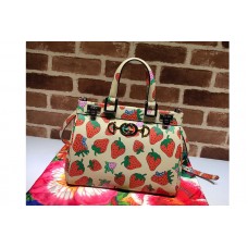 Gucci 569712 Zumi grainy leather small top handle bag in Beige Grainy leather with strawberry Gucci 569712 Zumi grainy leather small top handle bag in Beige Grainy leather with strawberry