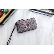 Gucci 522866 Tiger print GG Supreme pouch