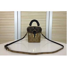 Louis Vuitton M42999 Monogram Canvas Camera Box Louis Vuitton M42999 Monogram Canvas Camera Box