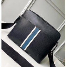 Louis Vuitton Men's Anton Messenger in Taiga Leather Black 2017