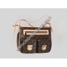 LOUIS VUITTON MONOGRAM HUDSON GM LOUIS VUITTON MONOGRAM HUDSON GM