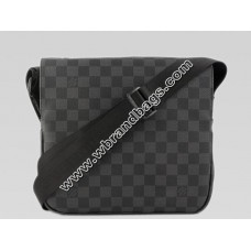 LOUIS VUITTON DAMIER GRAPHITE CANVAS NAVIGLIO SHOULDER BAG LOUIS VUITTON DAMIER GRAPHITE CANVAS NAVIGLIO SHOULDER BAG