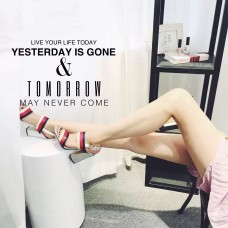 Gucci Grosgrain web sandal 432046 in metallic white leather Gucci Grosgrain web sandal 432046 in metallic white leather