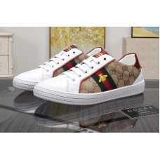 Men’s Gucci Ace GG Supreme Bee sneaker Beige/ebony GG Supreme canvas with Bee print Men’s Gucci Ace GG Supreme Bee sneaker Beige/ebony GG Supreme canvas with Bee print