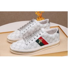 Men’s Gucci Ace GG Supreme bees sneaker Silver/Gray GG Supreme Men’s Gucci Ace GG Supreme bees sneaker Silver/Gray GG Supreme