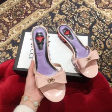 Gucci Heel 2cm Patent Leather Silver-toned Spikes Mules with Bow Nude Pink 2019