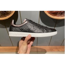 Louis Vuitton 1A80XY Luxembourg sneaker in Black Monogram-embossed grained calf leather Louis Vuitton 1A80XY Luxembourg sneaker in Black Monogram-embossed grained calf leather