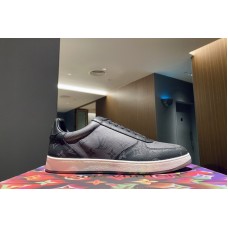 Louis Vuitton 1A8EB6 LV Rivoli sneaker in Eclipse Monogram and Monogram Reverse canvas Louis Vuitton 1A8EB6 LV Rivoli sneaker in Eclipse Monogram and Monogram Reverse canvas
