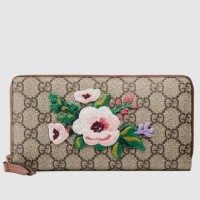 Gucci GG Supreme Floral Zip Around Wallet Gucci GG Supreme Floral Zip Around Wallet