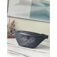 Louis Vuitton LV M46036 Discovery Bumbag PM Black Louis Vuitton LV M46036 Discovery Bumbag PM Black